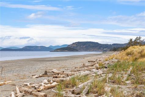 38 Surfcrest Drive Oak Harbor WA 98277