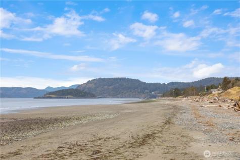 38 Surfcrest Drive Oak Harbor WA 98277