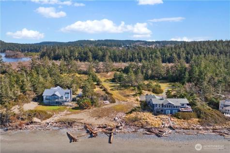 38 Surfcrest Drive Oak Harbor WA 98277