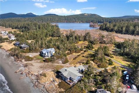 38 Surfcrest Drive Oak Harbor WA 98277