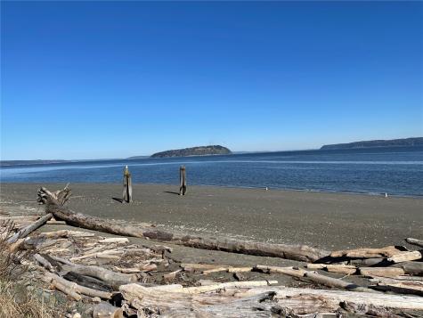 103 Whidbey Island Drive Hat Island WA 98206