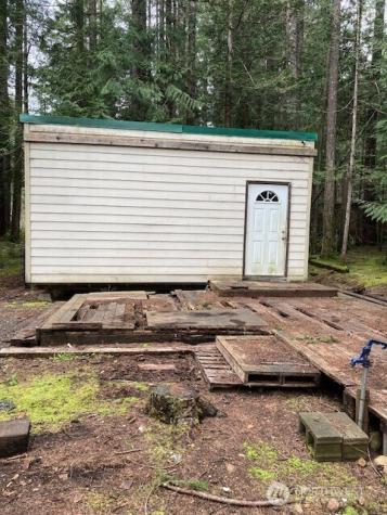 101 N Mount Jupiter Drive Hoodsport WA 98548