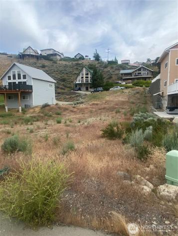 275 W Beach Drive Orondo WA 98843