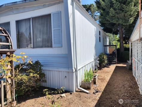 14322 Admiralty Way Lynnwood WA 98087