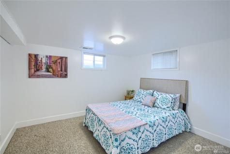 8006 25th Avenue NW Seattle WA 98117