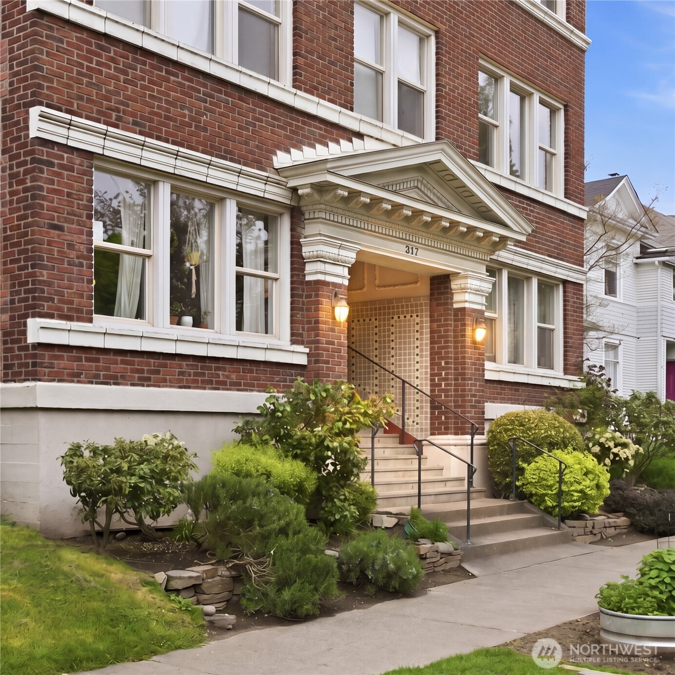 317 18th Avenue E Seattle WA 98112