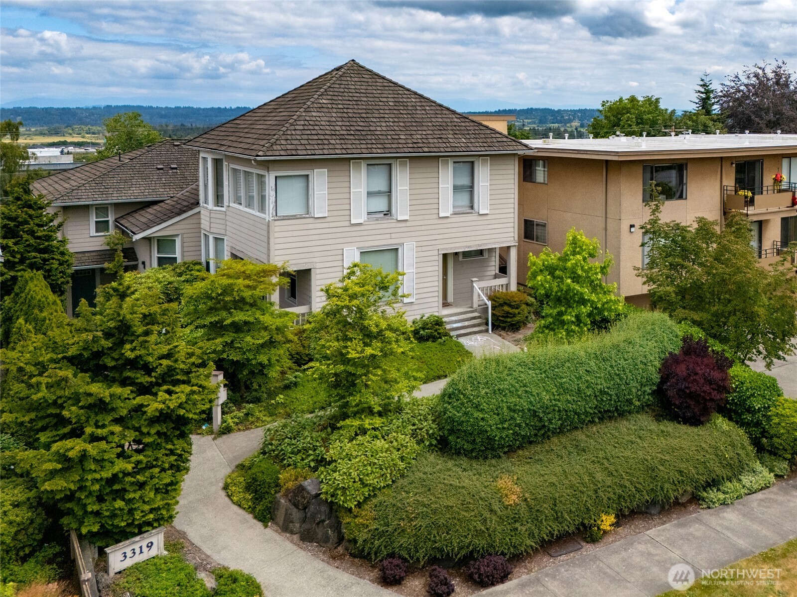 3319 Oakes Avenue Everett WA 98201