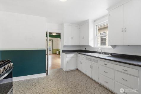 308 NE 50th Street Seattle WA 98105