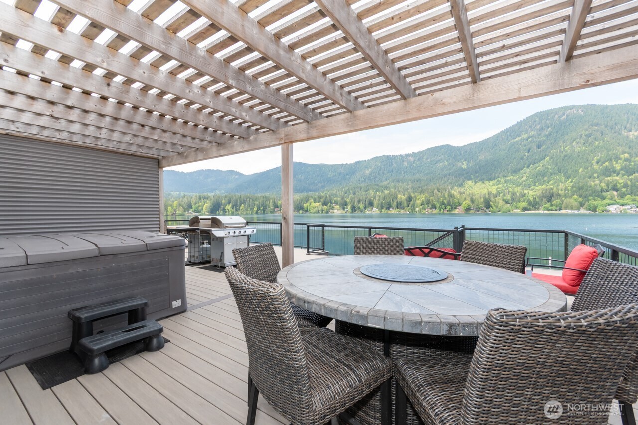 90 Mallard Cove Road Port Angeles WA 98363