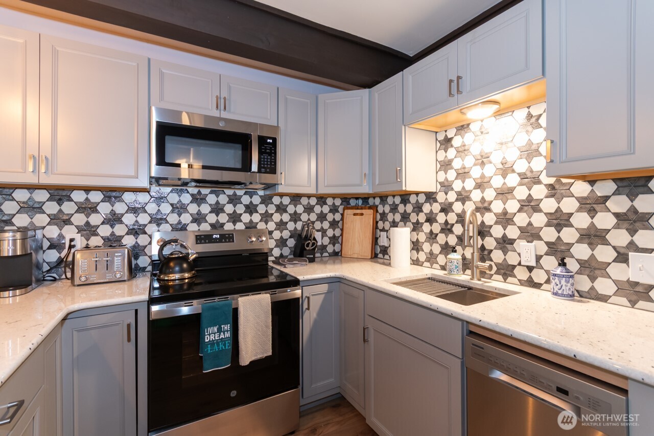 90 Mallard Cove Road Port Angeles WA 98363
