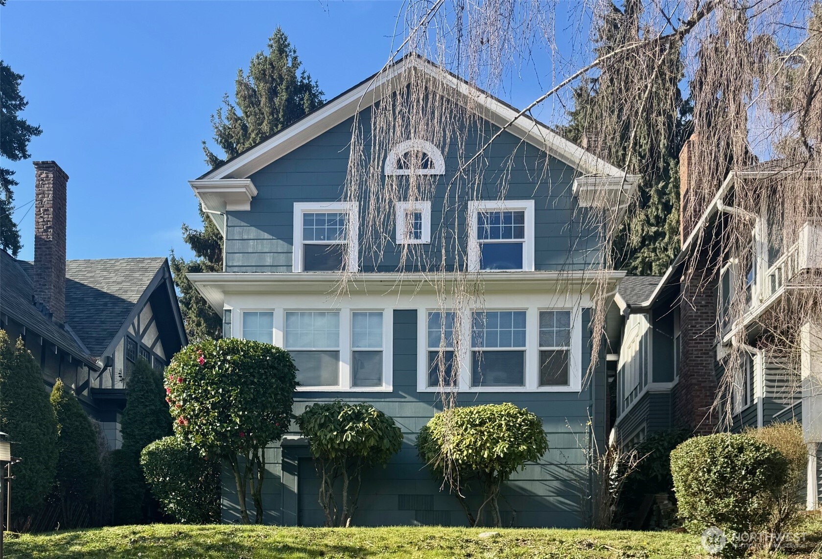 5235 19th Avenue NE Seattle WA 98105