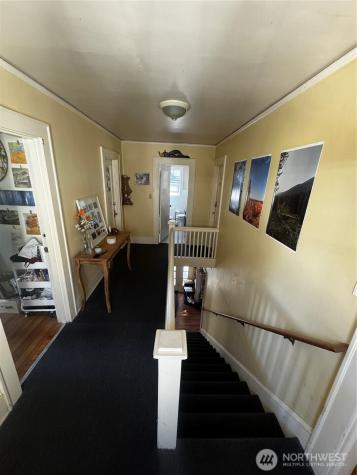5235 19th Avenue NE Seattle WA 98105