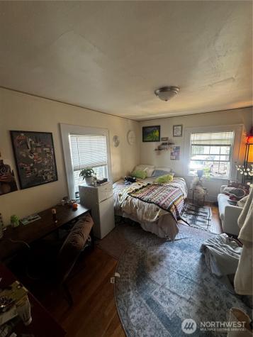 5235 19th Avenue NE Seattle WA 98105