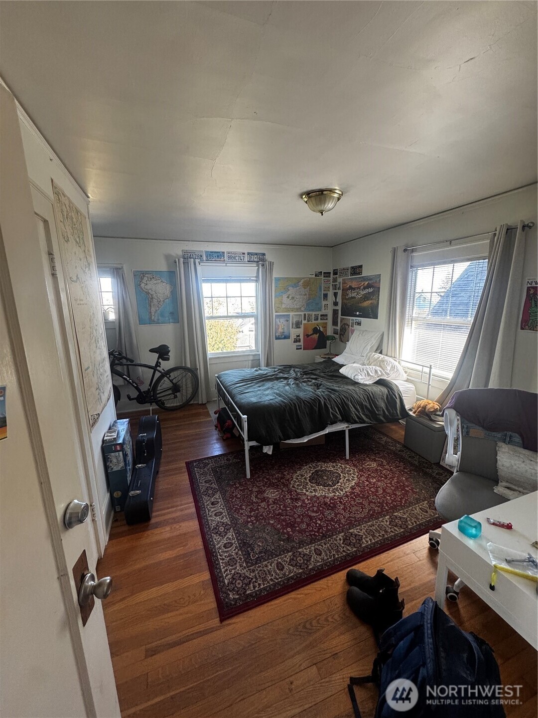 5235 19th Avenue NE Seattle WA 98105
