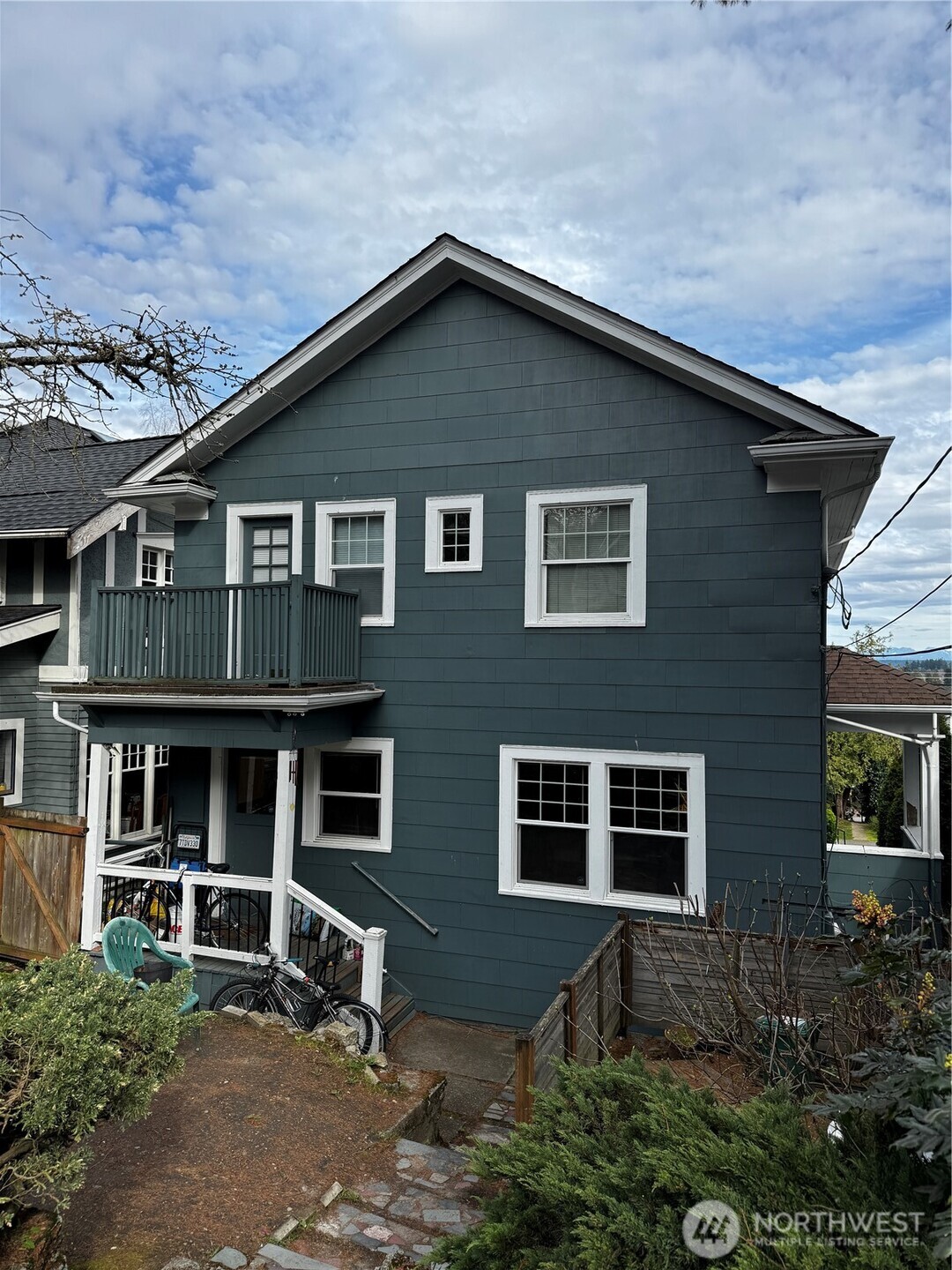 5235 19th Avenue NE Seattle WA 98105