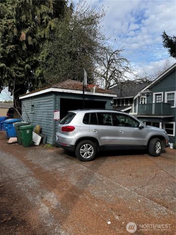 5235 19th Avenue NE Seattle WA 98105