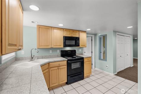 7842 Lake City Way NE Seattle WA 98115