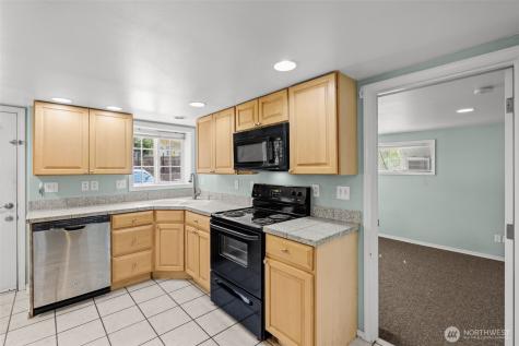 7842 Lake City Way NE Seattle WA 98115