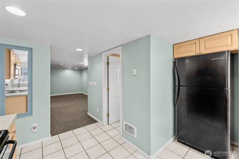 7842 Lake City Way NE Seattle WA 98115