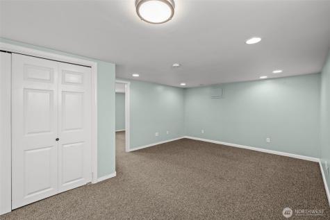 7842 Lake City Way NE Seattle WA 98115