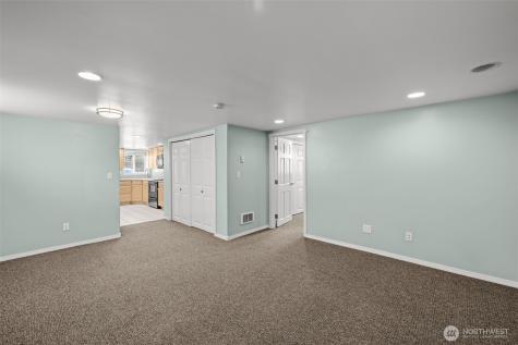 7842 Lake City Way NE Seattle WA 98115