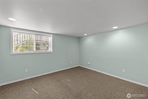 7842 Lake City Way NE Seattle WA 98115