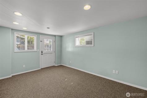 7842 Lake City Way NE Seattle WA 98115