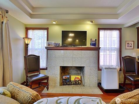 7842 Lake City Way NE Seattle WA 98115