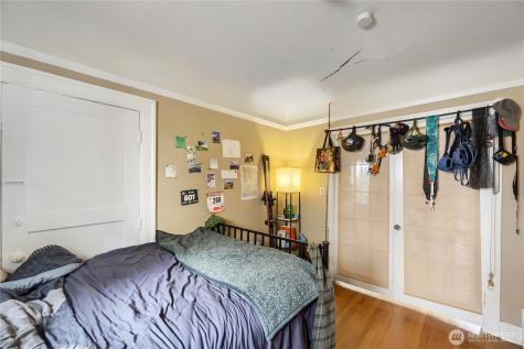 5755 25th Avenue NE Seattle WA 98105