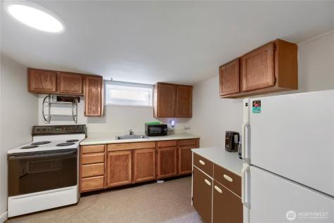 5755 25th Avenue NE Seattle WA 98105