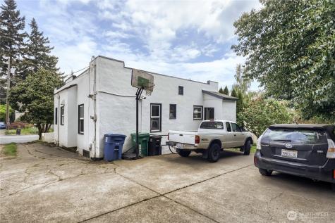 5755 25th Avenue NE Seattle WA 98105