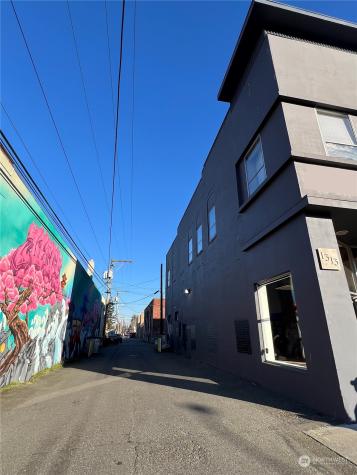 1313 Hewitt Avenue Everett WA 98201