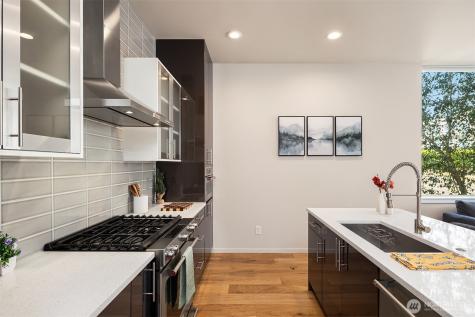 6221 20th Avenue NW Seattle WA 98107
