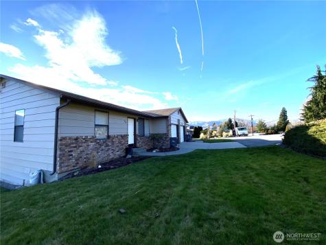 986 Highline Drive East Wenatchee WA 98802