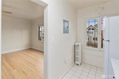 4515 Burke Avenue N Seattle WA 98103