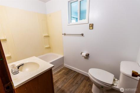 319 Tonasket Avenue Tonasket WA 98855