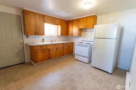 319 Tonasket Avenue Tonasket WA 98855