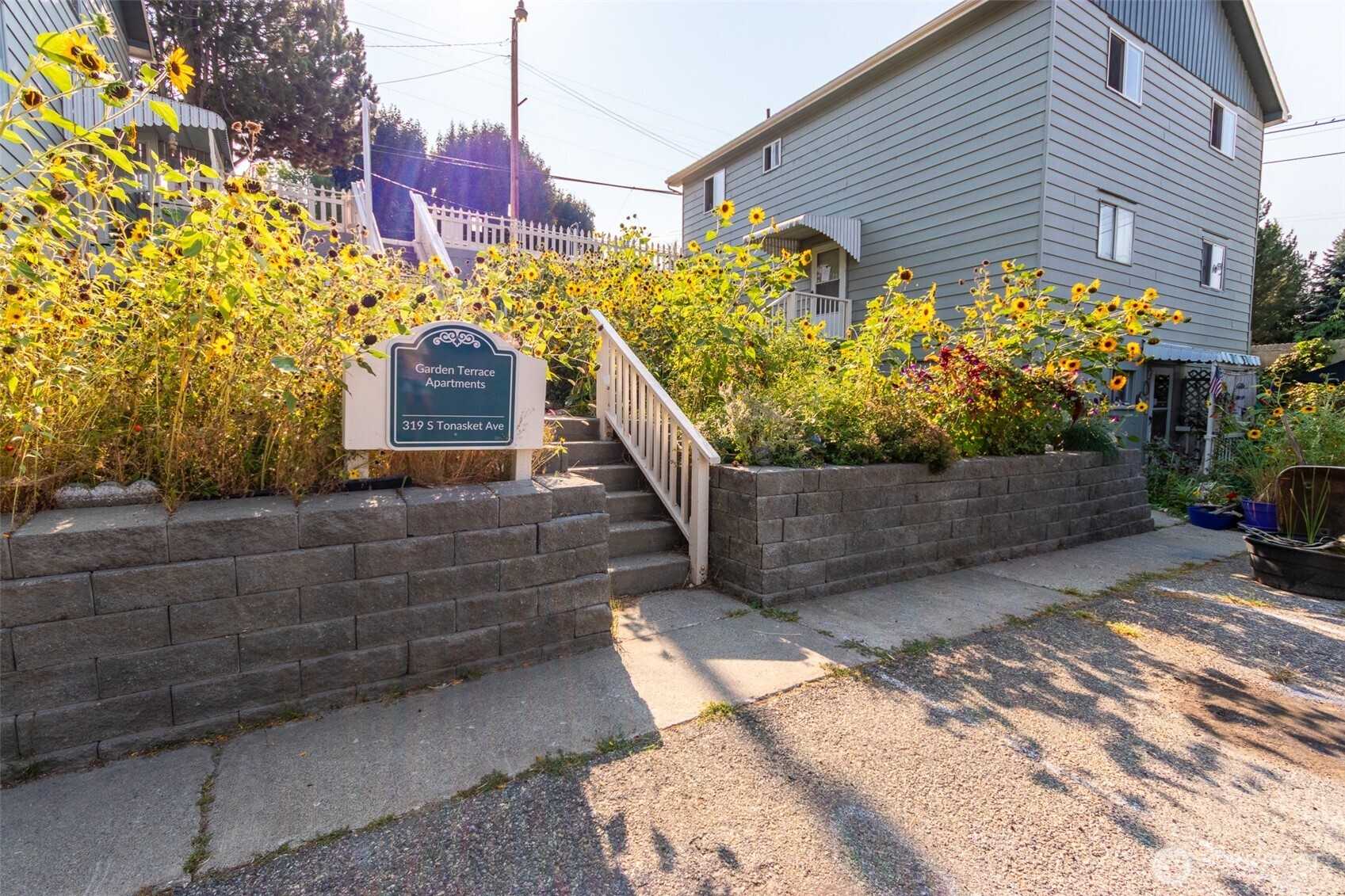 319 Tonasket Avenue Tonasket WA 98855