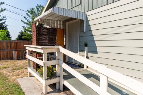 319 Tonasket Avenue Tonasket WA 98855