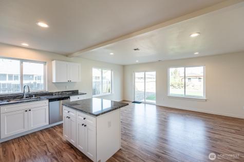 1070 S Grand Drive Moses Lake WA 98837