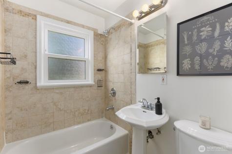 8111 10th Avenue S Seattle WA 98108
