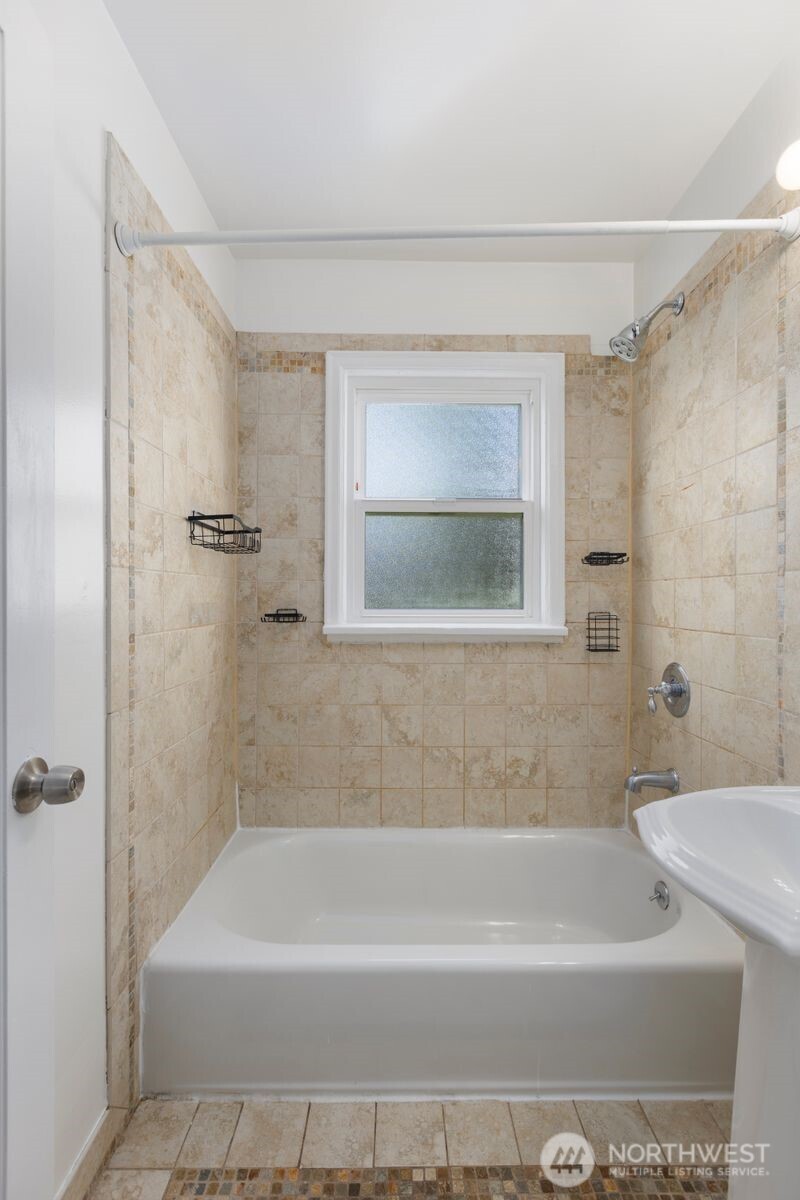 8111 10th Avenue S Seattle WA 98108
