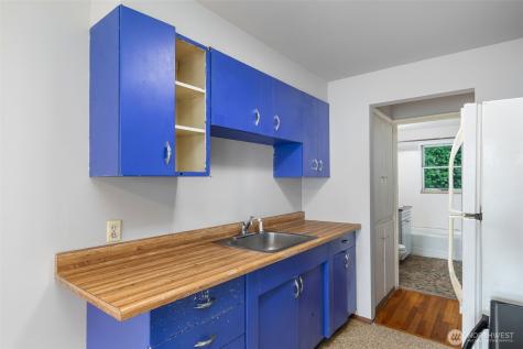 10450 Alderbrook Place NW Seattle WA 98177