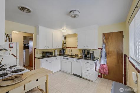 4903 3rd Avenue NW Seattle WA 98107