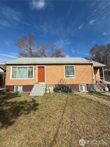 216 Cherry Avenue W Omak WA 98841