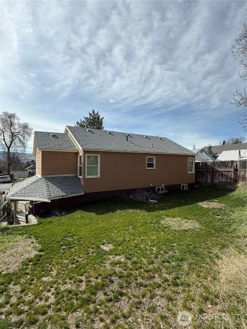 216 Cherry Avenue W Omak WA 98841