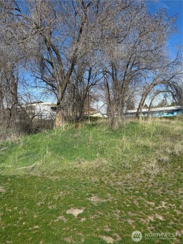 216 Cherry Avenue W Omak WA 98841