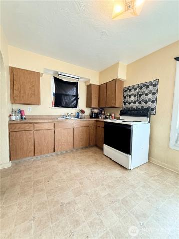 216 Cherry Avenue W Omak WA 98841