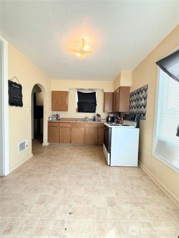 216 Cherry Avenue W Omak WA 98841