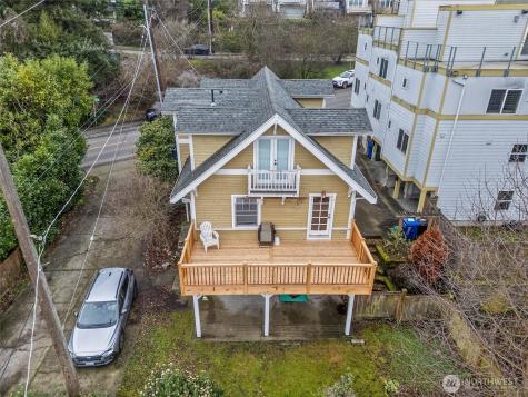2071 Gilman Drive W Seattle WA 98119